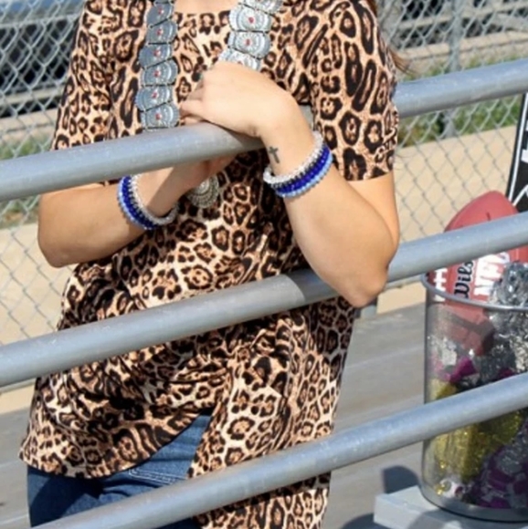 Leopard Knot Top - Picture 2 of 4